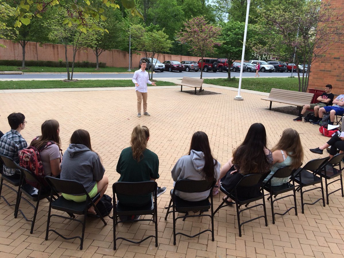 LancerEnglish's tweet photo. Joey Hall demonstrates the advantages of Outdoor Classrooms—outside! #finalproposal. @FCC_DualEnroll @FCPSMaryland @LancerLeader @LHSJournalism https://t.co/YgZ0zZEFB7
