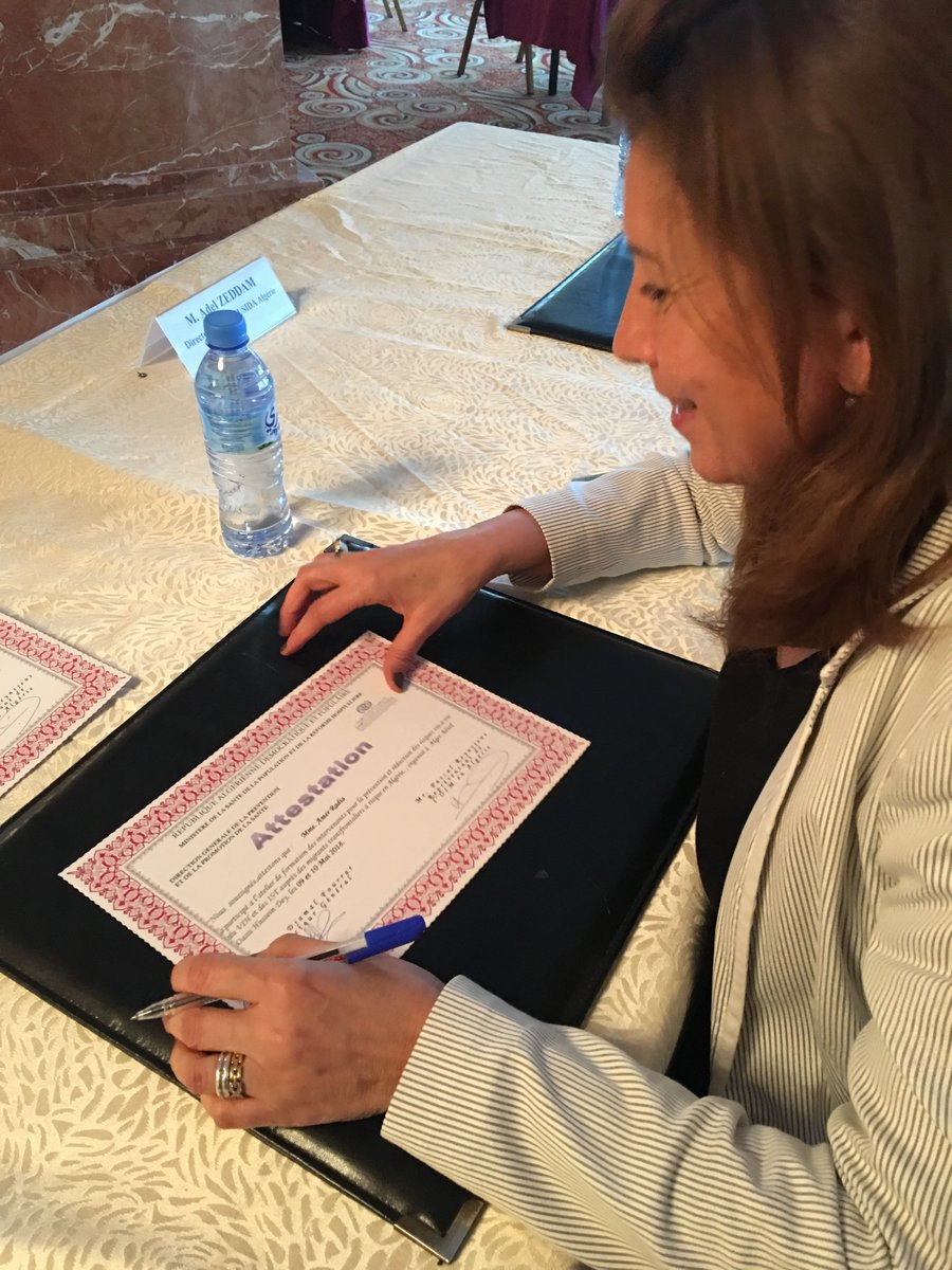 Preyntjens's tweet photo. Cloture d une semaine d'ateliers avec approche participative pour la prévention et réduction des risques VIH/IST #Tamanrasset #Alger #Oran organisés par le #MSPRH avec le soutien de @ONUmigration #Algérie Merci @ONUSIDAAlgerie @IOM_MENA @IOM_Dev @UNICALGIERS https://t.co/WJBbrSNz1i