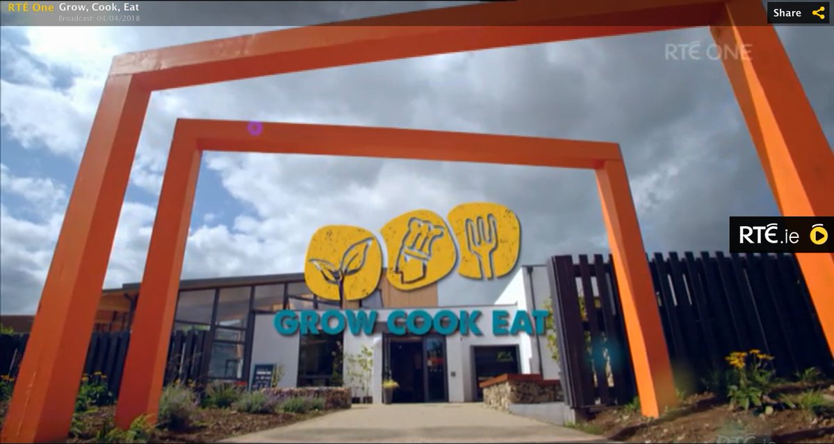 Check out this amazing video with the highlights from season one of #GROWCOOKEAT  Complete with jumping caterpillars, scary food stats, amazing recipes and plenty of learning!
youtu.be/kIGX9RuHVU4