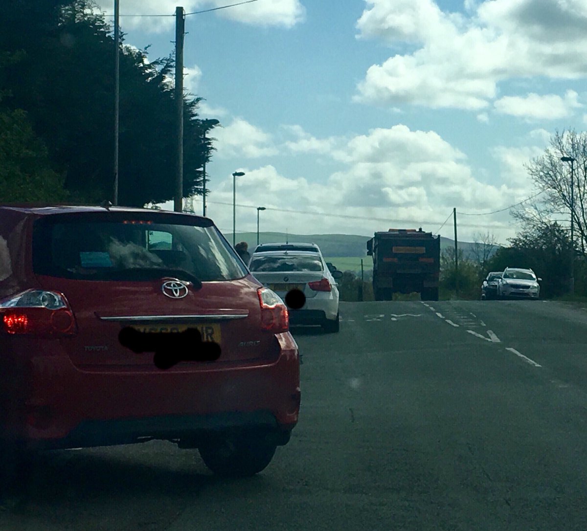 charlot13067470's tweet photo. Last day of consultation, last chance to have your say. https://t.co/jl7CJguZmQ Flintshire want a 150 pupils dropped off and picked up off this busy main road... dangerous! Picture taken 15:06 today. @KeepLixwmSchool @FlintshireCC @leaderlive @wgcs_education https://t.co/B7UH62fPyb
