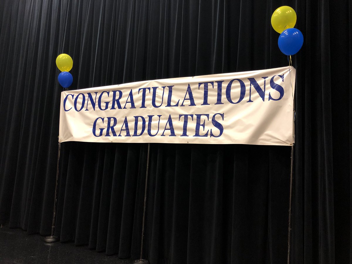 DFennoy's tweet photo. The Most Amazing Graduation!  Congratulations Royal Palm School Class 2018! https://t.co/Fa5d1SsxJ6