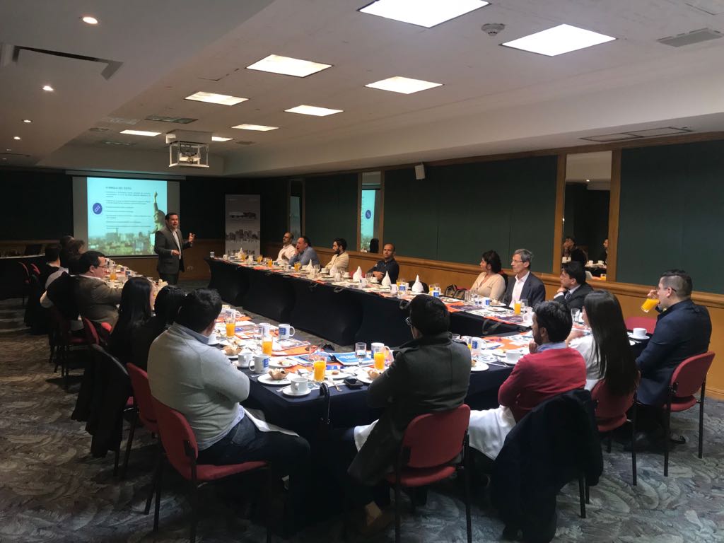 ISTC_Corp's tweet photo. #TBT te compartimos fotos de nuestro ya conocido #HighTechBreakfast, esta vez en Bogotá, Colombia con nuestros amigos y socios #RBH #ISS #Hanwha, ve el álbum aquí: https://t.co/dz7dhNBtA0 https://t.co/aiSCBkWP0W