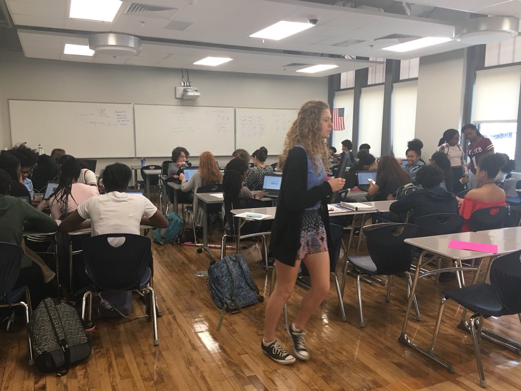 asmithfield's tweet image. Freshmen, freshmen everywhere! #postTNready #somanyprojects #loveit