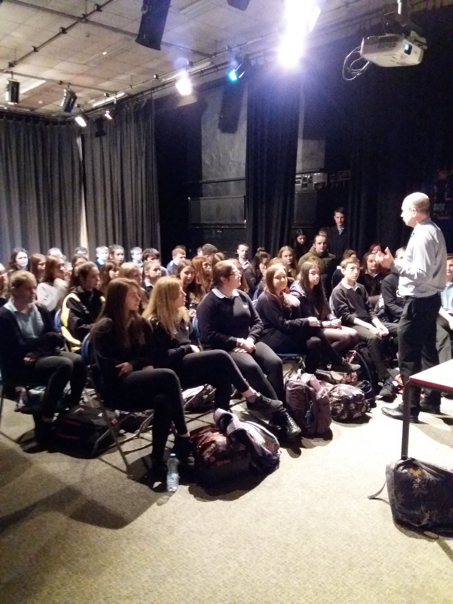 Yr adran ddrama yn falch iawn o waith creadigol disgyblion blwyddyn 10, y prosiect diweddara, ffilm fer yn seiliedig ar iechyd meddwl.Ynghlwm â'r cyngor celfyddydau #premier #celfyddydaucymru #gwyr #iechydmeddwl #gwyrdrama  #lucdealy #nealehowells #volcano