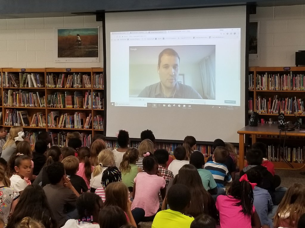 CurleyNancy's tweet photo. Learning from Jason Live about volcanoes from a vulcanologist. Ss asking great questions.#onslowdlt #ncdlcn #hcesgators https://t.co/4leIUDNQFj