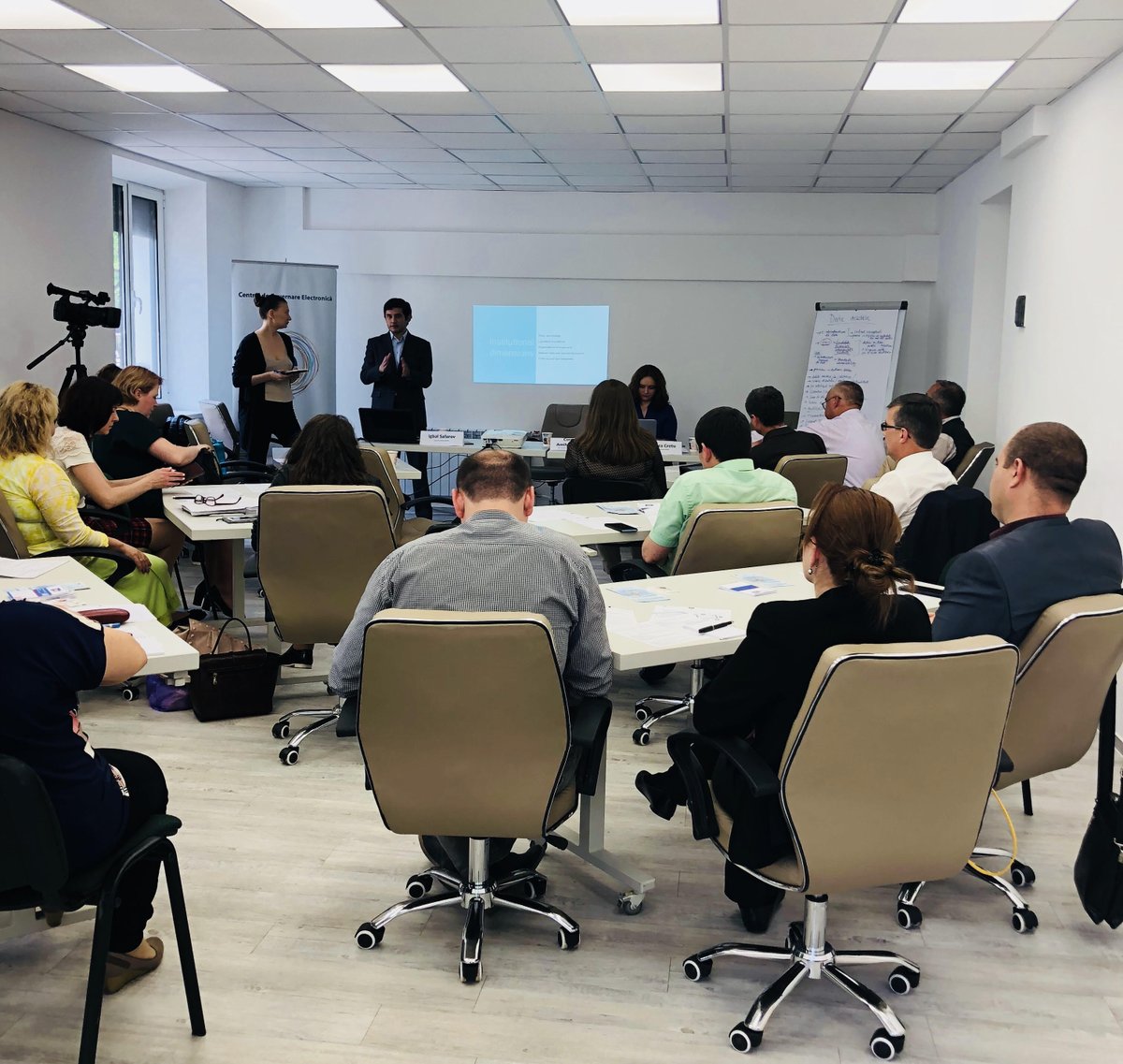 VeronicaCretuMD's tweet photo. #OpenGovWeek #Moldova we convened key stakeholders for an #OpenData event to discuss status quo of the agenda, measured perception on overall #opendataecosystem, looked into most underdeveloped components to be able to plan better next steps @eGovCenterMD @CorneliaAmi https://t.co/31hkWezRw0
