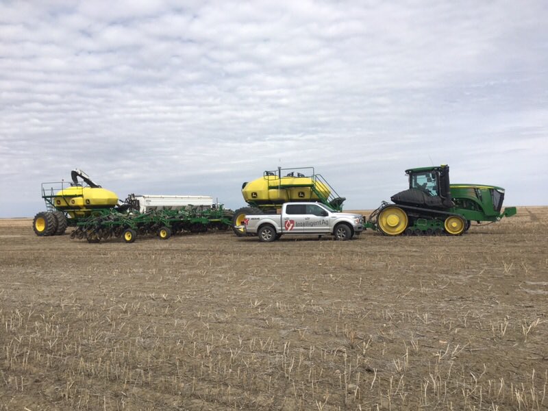 vacas_negras's tweet photo. Little bro just got this bad boy setup in canada.... ready for a test on an 1100 acre field! #intelligentag #ehhhh https://t.co/ySRqNnaIr7