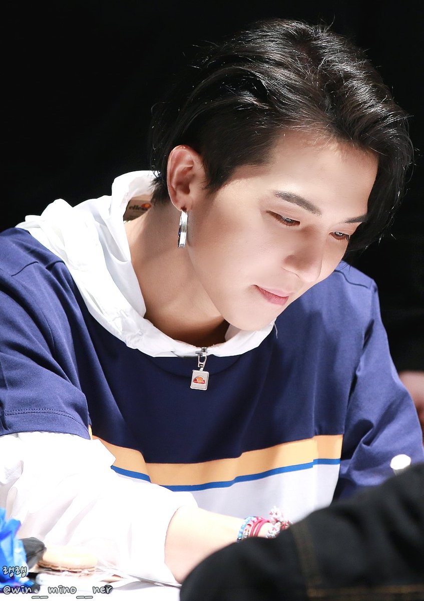 win__mino__ner's tweet photo. 180505 #위너 엘레쎄 팬싸인회
#송민호 #이승훈 #강승윤 #김진우

@official_mino_ 
@official_hoony_ 
@official_yoon_
@official_jinu_ https://t.co/MIM2ioaLXs