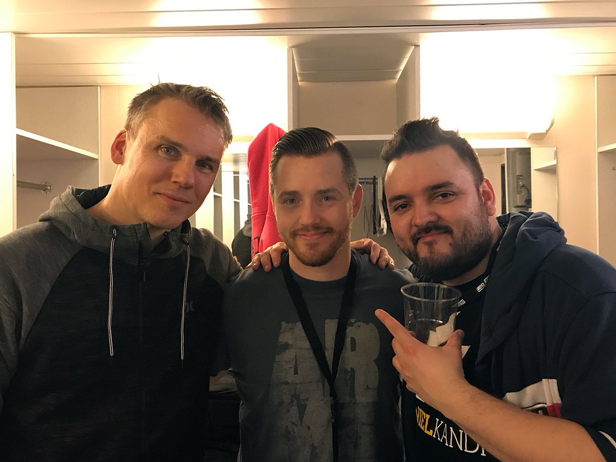 Hodel33's tweet photo. .@MondayBar - Connecting People. It's not every day that you get these two #Trancelegends in the same room as yourself π @TheDanielKandi #tbt #danielkandi #kaitracid #hodel #tranceclassics #trance #trancemusic #trancefamily #mondaybarfamily #mondaybarcruise https://t.co/K8CsXgxgw7