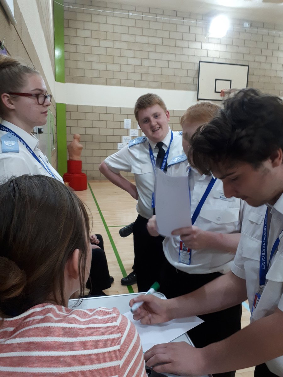YETTelford's tweet photo. Squad 4 using all of their knowledge together to talk about their chosen subject of motor vehicles
#Togetherness
#LetsWorkThisOut https://t.co/YT6qCxrorr