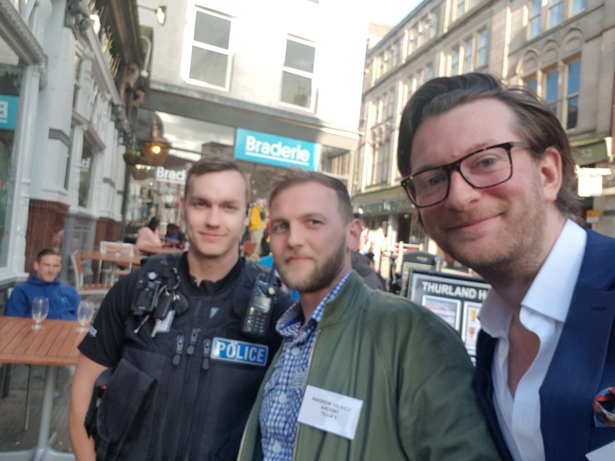 KSinclairBWB's tweet photo. Two team members with a Police Officer. Team 1 #emypspring18 @EMYoungPlanners @RammSanderson https://t.co/QkfYLOODLh