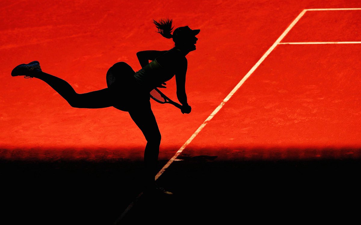 IwishCat's tweet photo. Ok,no need “Pat on the pack”,no need to feel sad ,only keep moving,improving and fighting @MariaSharapova #nextRome #WeStandWithMaria 💪🏻 https://t.co/FZZQY5OfBH