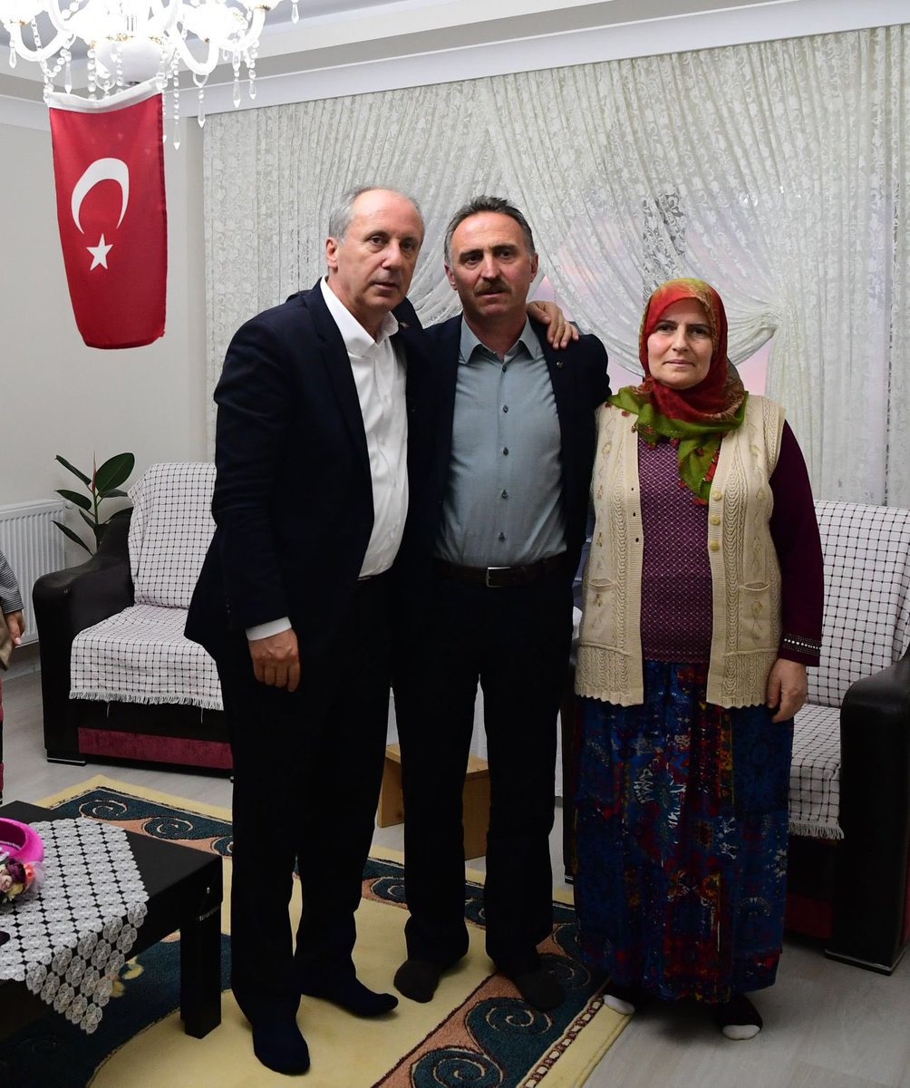 Hakkari'den sonra geldiğimiz Trabzon'da şehit Polis Memurumuz Soner Yıldırım'ın babaevini ziyaret ettik, şehidimize Allah’tan rahmet ailesine, milletimize sabır ve başsağlığı diliyorum.