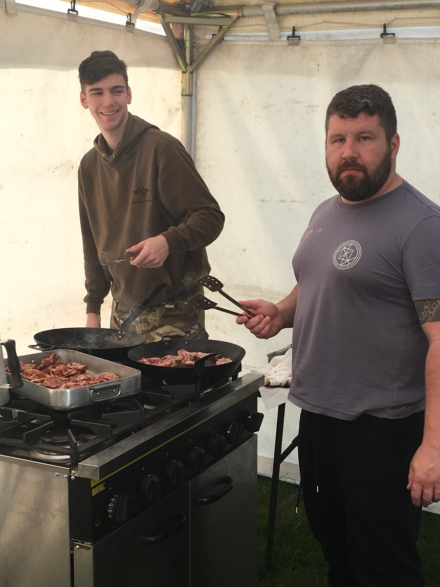 hsdcUniServices's tweet photo. Annual Residential cooked breakfast al fresco- courtesy of uniformed services staff. https://t.co/90QljLmO5P