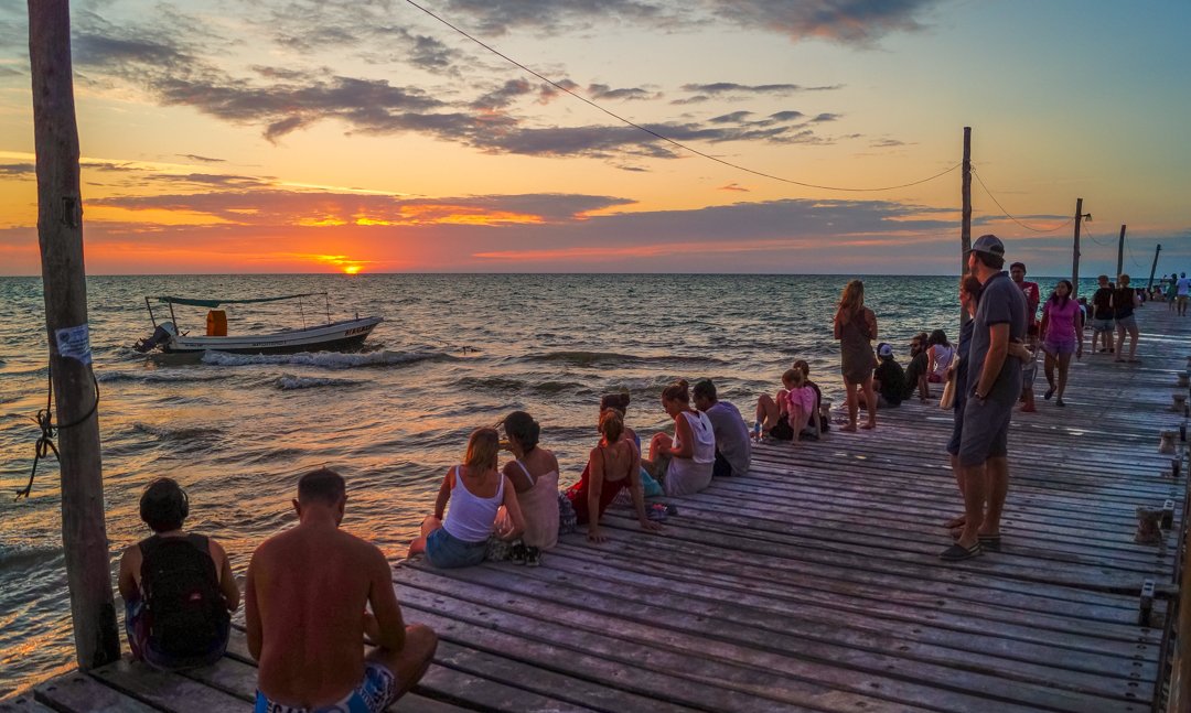 theholboxeno's tweet photo. The daily sunset ritual, STOP anything you're doing and watch...  #holbox #islaholbox #holboxisland #islandlife #beachlife #islandlife #perfectsunsets #travel #travelgram #postcardplaces #mexico #wanderlust #paradise  #lovefortravel #awesomeearth #travelmexico #visitmexico https://t.co/MWnw6FFcuY