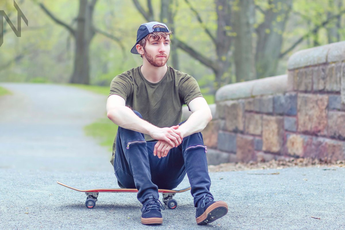 NaturallyjessP's tweet photo. Model: @Sage_Suede
Photography: @NaturallyjessP
Post production: Andre O Gray
Clothing and skateboard: @onegigco https://t.co/ouCgyf3lOz #photography #photooftheday #naturallyjess #naturallyjessphotography #ThursdayThoughts https://t.co/APegN3KawR