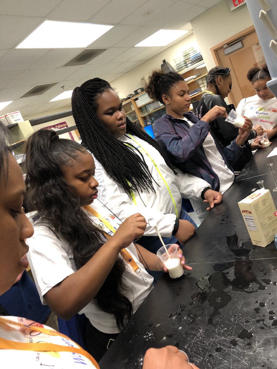 scottpride2400's tweet photo. Thanks to UT for inviting 10th grade girls from Scott to explore STEM careers! Our Bulldogs are the future!! #tpsproud #BullDogNation #STEM #WISDOM2018 #womenruletheworld #theyarethefutureANDthenow https://t.co/R3NF4dFoIw