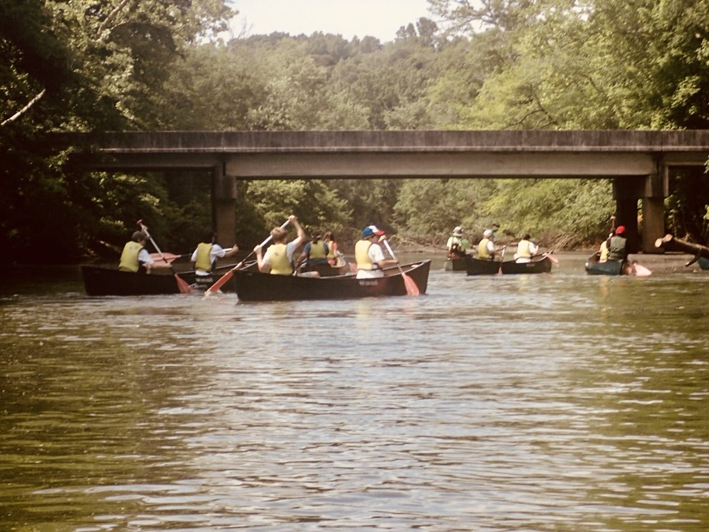 msquarlesclass's tweet photo. We hit the Flint River first thing this morning for part 1 of our @WaterWorksEDU field trip! We enjoyed it so very much! &amp; NO STUDENTS TIPPED THEIR CANOE OVER!! Yay! @HSVk12 @AlabamaDeptofEd @ALSciTeachers #EnvironmentalScience #HandsOnLearning #5thGradewithMsQ✨ https://t.co/sNf1AkttQw