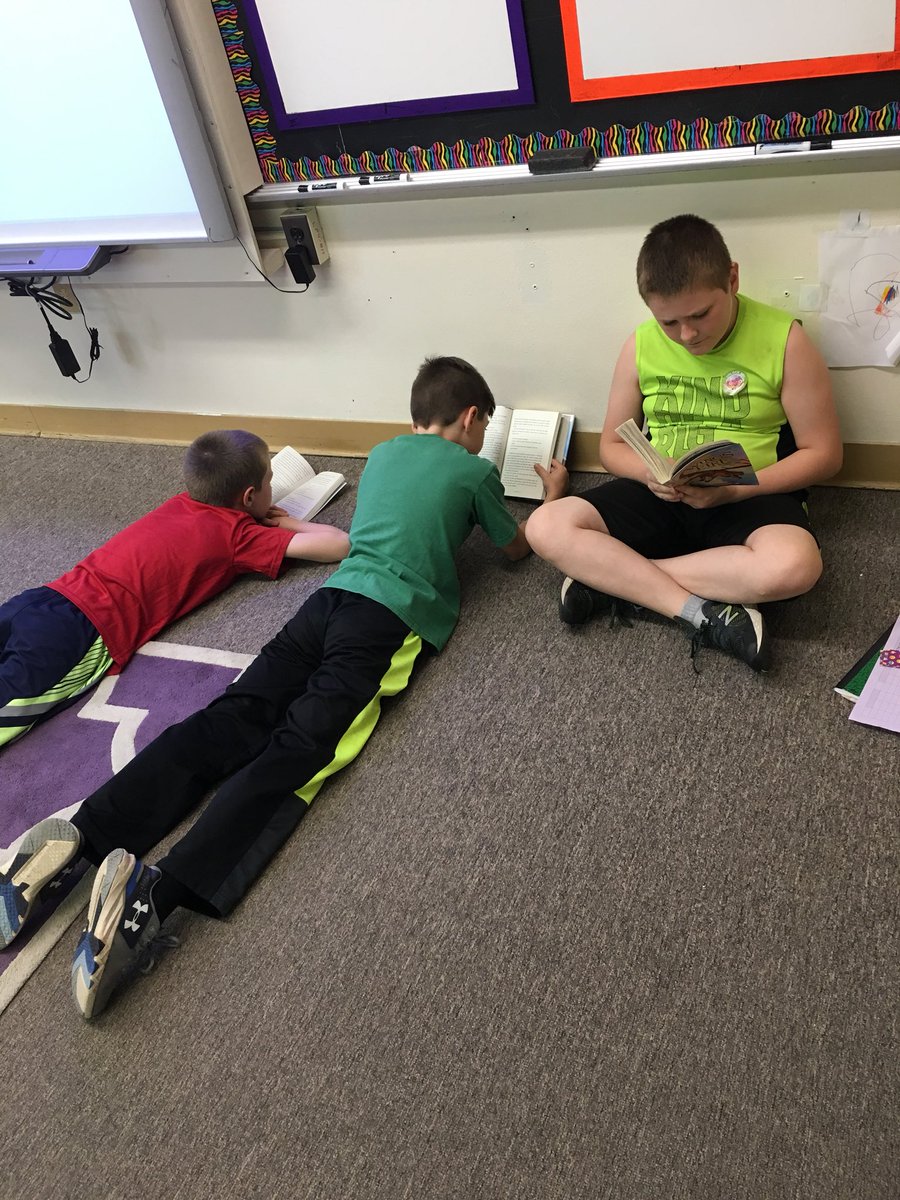 Avid readers <a href="/nweakfall/">Nicole Weakfall</a> #colturechat