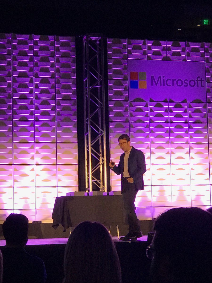 msftinsidesales's tweet photo. This week our Inside Sales team in Fargo celebrated Horizon day! Members of the team were able to interact and listen to the leaders of Inside Sales and celebrate the accomplishments made so far in FY18. #LoveThisTeam #MicrosoftLifeFargo #OneMicrosoft https://t.co/lkNNFBp3B4