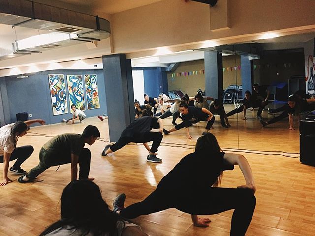 Beatrixcrew's tweet photo. Juniors warming up with @jplovetodance 🔥🤗🔥🤗
#beatrixcrew #dance #hiphop https://t.co/tipv7WIL1f https://t.co/w6nx4NMXpC