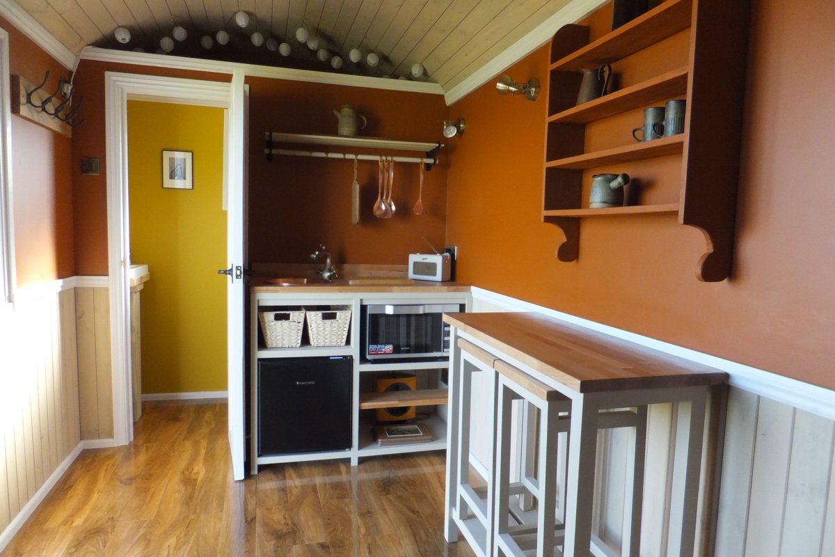 blackislesheph1's tweet image. Tourist season is upon us, could do with more space for your holiday accommodation? check out our #pluginandgo luxury #shepherdshuts built #forallreasonsandseasons. #highlandcosycabins #cromarty #blackisle #highland 2 show huts ready for viewing #glamping #pods
