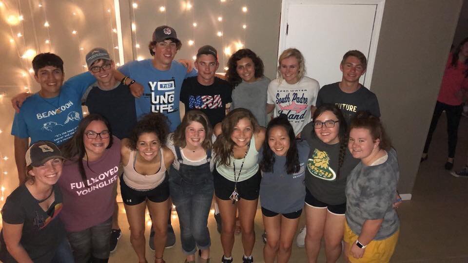 SavannahMoYL's tweet photo. Class of 2018, that’s a wrap! We love you, all! You’ll always have a home here. ❤️ https://t.co/KG4aB6II8z