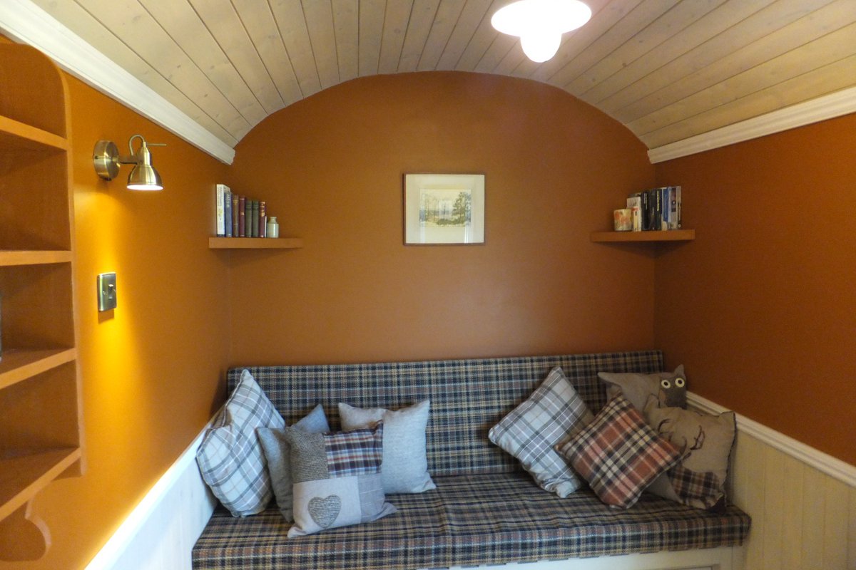 blackislesheph1's tweet image. Tourist season is upon us, could do with more space for your holiday accommodation? check out our #pluginandgo luxury #shepherdshuts built #forallreasonsandseasons. #highlandcosycabins #cromarty #blackisle #highland 2 show huts ready for viewing #glamping #pods