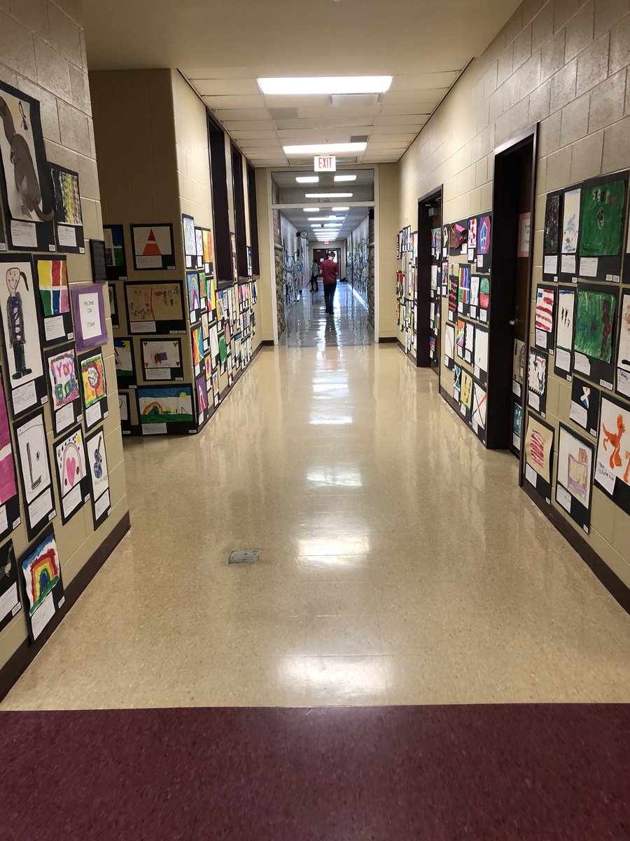 ArtMele's tweet photo. Art show is ready!! See you tonight 4-8pm, LHS!!! #bowmanartstudio #bowmanprimary #LCS_BC https://t.co/mQBF5Eirhk