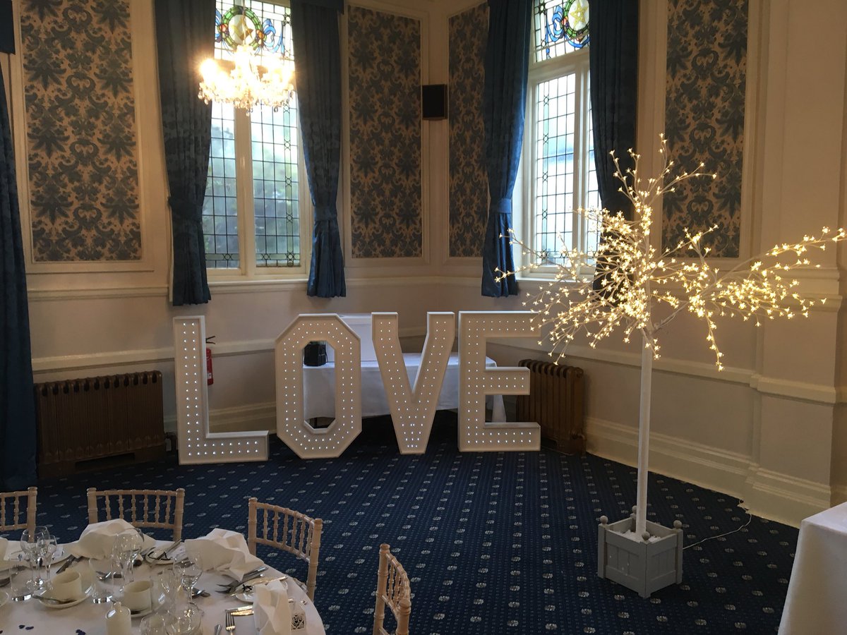 HartDisplayHire's tweet photo. #glenmorehouse with our #ledtrees #postbox and #loveletters https://t.co/khtxq5oEkw