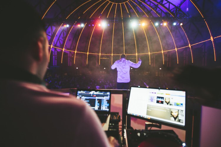 soundmvmt's tweet photo. #tbt @PEHScouncil 2016 Prom.  We will be at Navy Pier AGAIN on Saturday!  We can’t wait to party all night!  #letsgo #soundmvmt #themvmtexperience #prom2k18 #prom2018 #navypier #prom #highschooldance #chicago https://t.co/OHJJAzgKhb