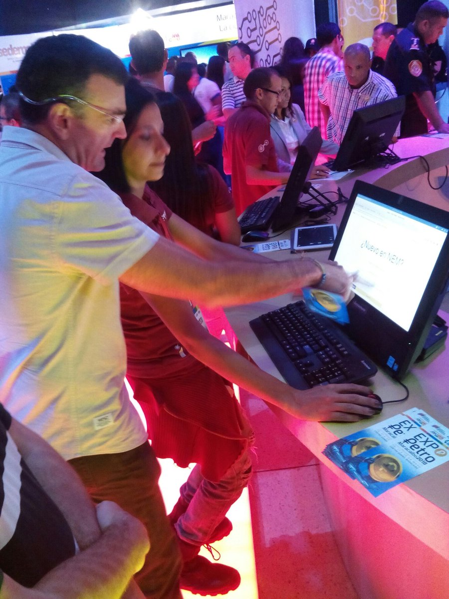 ZuliaInfocentro's tweet photo. #ExpoPetroMaracaibo2018 #EnVivo Asi queda inaugurada la Expo-Petro Maracaibo 2018 Exposición del criptoactivo que busca incentivar el uso de medios de pagos alternativos, soportados en plataformas digitales.. @NicolasMaduro @hugbelpsuv @mariana4x4 @Estefaniago @InfocentroVE https://t.co/tLxE1YfRqU