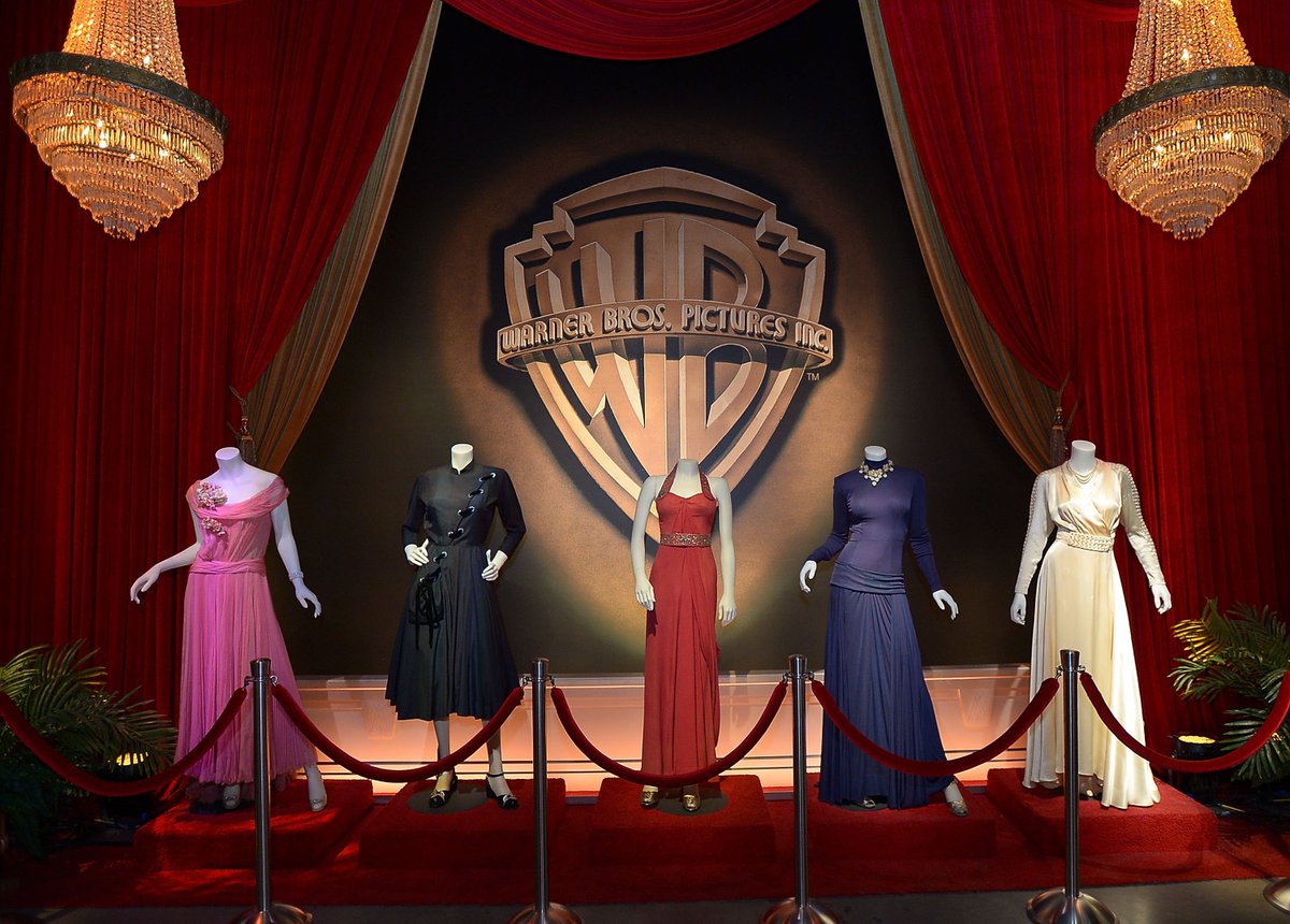 discoverLA's tweet photo. Explore the legacy of Hollywood's most iconic films. Step back in time with @wbtourhollywood's all-new feature, #ClassicsMadeHere: https://t.co/hfkPR4ROFF 🎬 #ad https://t.co/NDpL4RSmvF