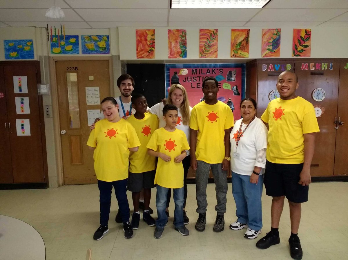 nmilak_bcps's tweet photo. We had such a good time at #VSAF! Such a great event! @missmollyking @FMS_BCPS @SchifferB @tmason18 @cwilliams1605 @ashhayleeliam https://t.co/0L5ICT97Iu