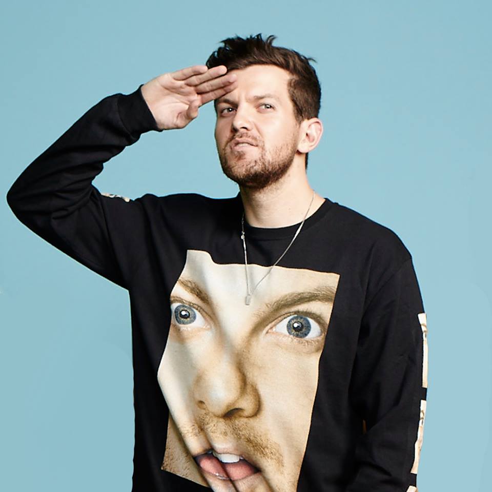 LavaderoMunecas's tweet image. .@DILLONFRANCIS, A LA CONQUISTA DEL PÚBLICO LATINO: ellavaderodelasmunecas.blogspot.com/2018/05/dillon…
¡EL DJ Y PRODUCTOR LE HA HECHO UN GUIÑO MUY DIRECTO A ESTE MERCADO CON SUS ÚLTIMAS CANCIONES! 🎶🎵🎧🎤
#Música #DillonFrancis #FelizJueves #MiMamáEsChingonaPor #FelizDíaDeLasMadres #MiJefaSiempre @L_K_4