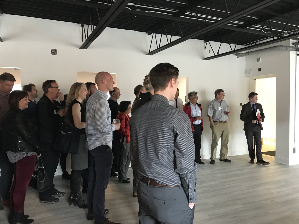 2KVollebregt's tweet photo. Tonight we celebrate the Career Apprenticeship Pilot Program. Welcome to the 8 @queensu Arts &amp; Science grads who are starting their 1st career in Kingston. Thanks @AJKeilty for hosting at #ygk’s newest coworking space @YGKVentureClub #ygkchamber #kingstoncanada https://t.co/qOIgbE7mV9