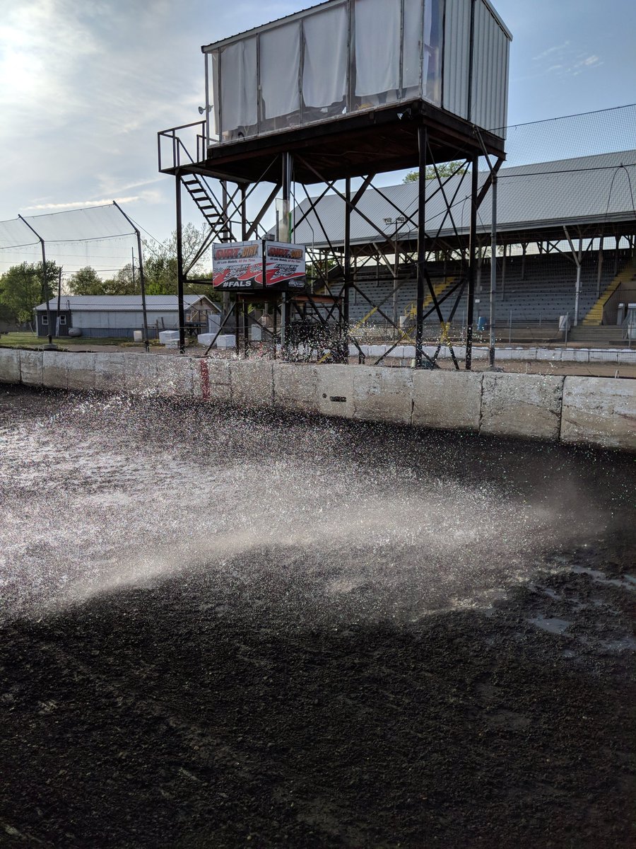 dirtchad's tweet image. Thursday night water #FALS #falsfrenzy  #trackprep