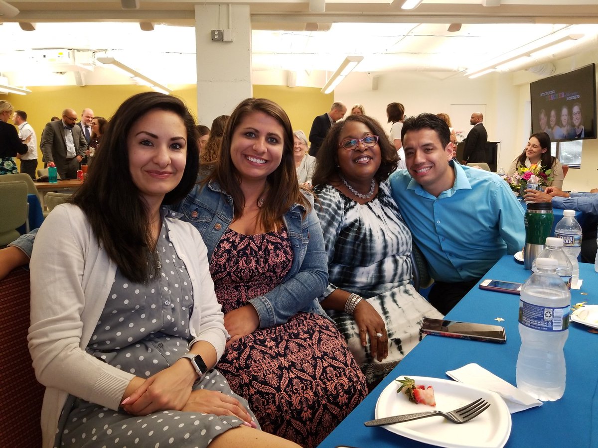 MVCSPrincipal's tweet photo. Celebrating Ms Bryson MVCS Teacher Of the Year! #ThankYou @mvcslearns @ACPSDualLang #ourheroes #teacherleaders #MVCSpride https://t.co/fLAmO7U05i