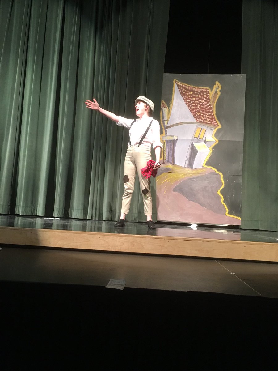 Giant talent on display <a href="/HTCSSPVNC/">Holy Trinity CSS</a> this evening for opening night of James and the Giant Peach! #PVNClearns #CatholicEducationWeek