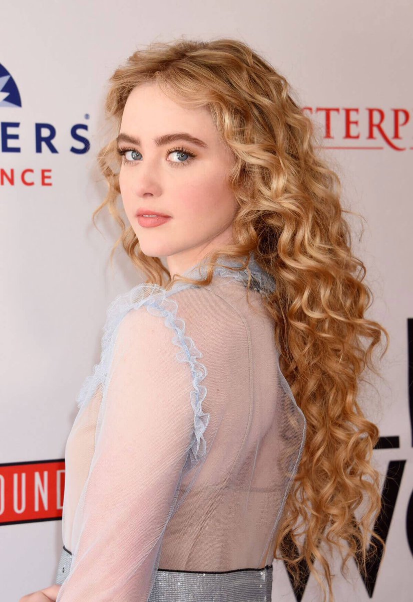 kathrynnewton's tweet photo. #emmys For Your Consideration Screening #LittleWomenPBS watch it on @masterpiecepbs this Mother’s Day! #amymarch #jomarch #auntmarch https://t.co/NBH1si9AC3