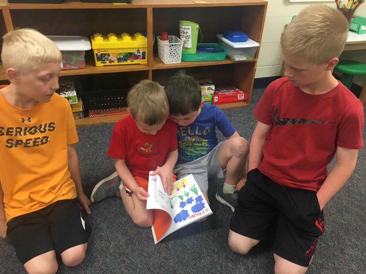 AndeeWebb's tweet photo. I’m so proud of these authors and illustrators. Today we celebrated the arrival of our published class book. Sharing the book with our 4th grade buddies was a bonus! #kinders #wearekind #authors https://t.co/Qp6xLalxH6