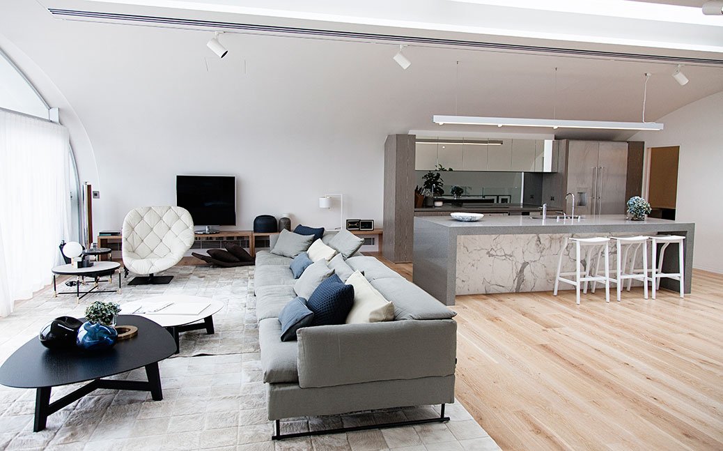 SETimber's tweet image. Engineered Oak from our Pacific Bondi Beach job! Gorgeous interior design, giving us a contemporary beach feel! 

#setimber #flooring #timberflooring #houseinspo #interiorinspo #timber #bondipacific #apartment #oak #beach #interiordesign #melbourne #sydney #engineeredoak