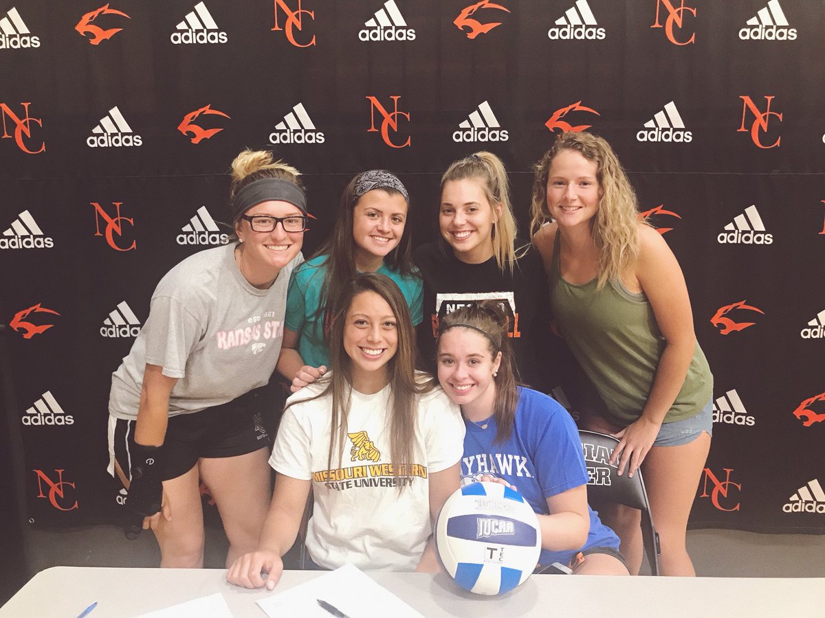 Breezy_2310's tweet photo. my best friend is going to Missouri Western everyone!!!!! So so proud of u buddy. Rlly gonna miss being on the same side of the court but i can’t wait to watch u do big things. I love u sm!!!!!! ❤️ https://t.co/SxCpyDd2AW