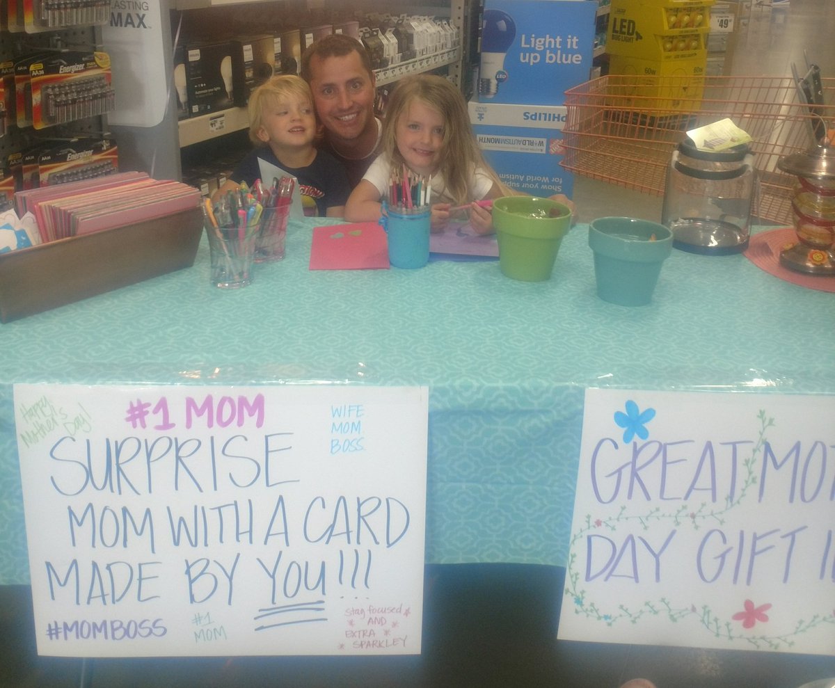 leftysteph6548's tweet photo. Happy family making a Mother's Day card to surprise thier Mom!!! @PamalaBrinkley @THD_Roanoke_TX @CarpenterTrina1 @timpcapps https://t.co/yBv9y1qROO