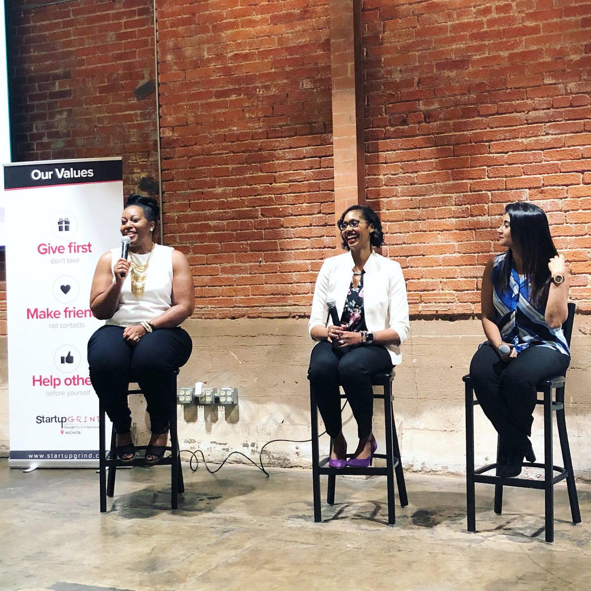 Shout out to all the women entrepreneurs! #SGWomen <a href="/StartupGrindICT/">Startup Grind ICT</a>