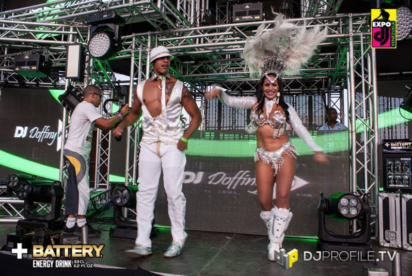 Jueves de #TBT y nosotros recordamos el show que formó parte de la presentación de nuestra bella <a href="/Ddoffiny/">Daniela Doffiny</a> 💃🔥💥