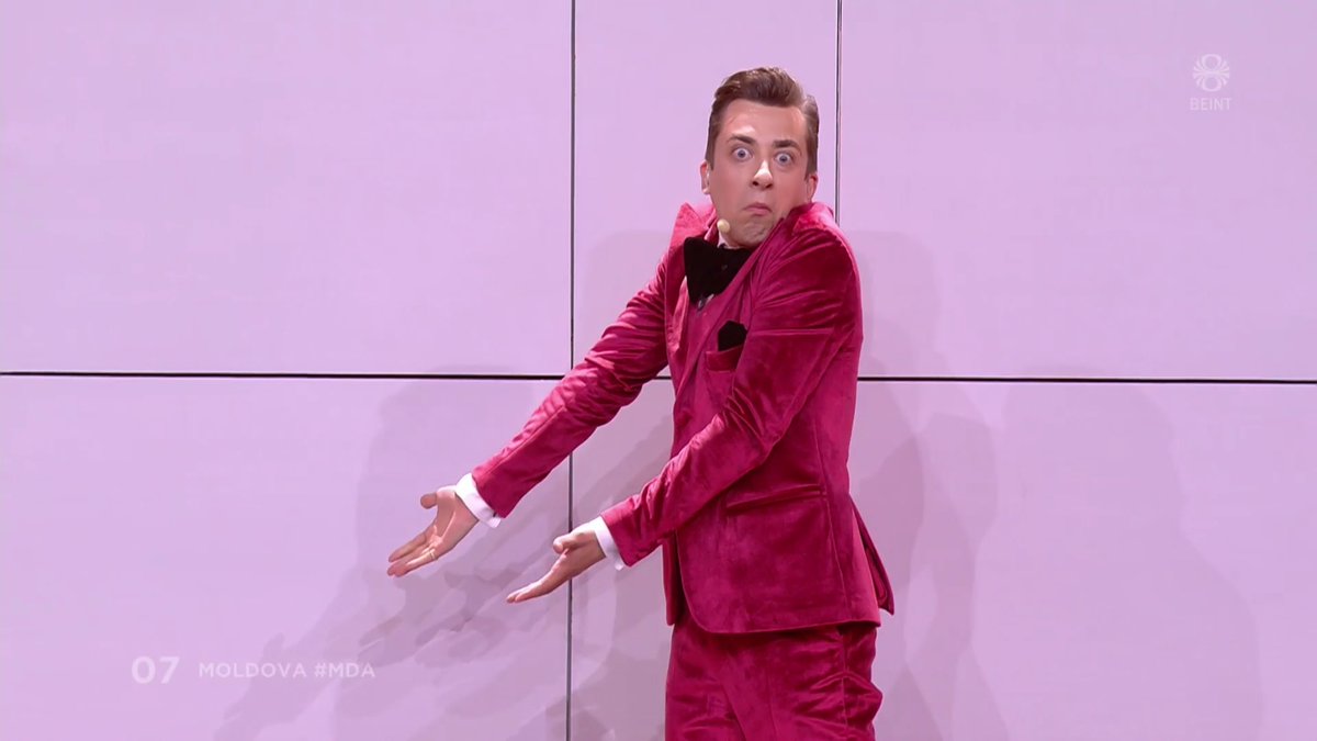 Ég að velja eitt af 16 framboðunum í sveitastjórnarkosningunum í RVK. #12stig