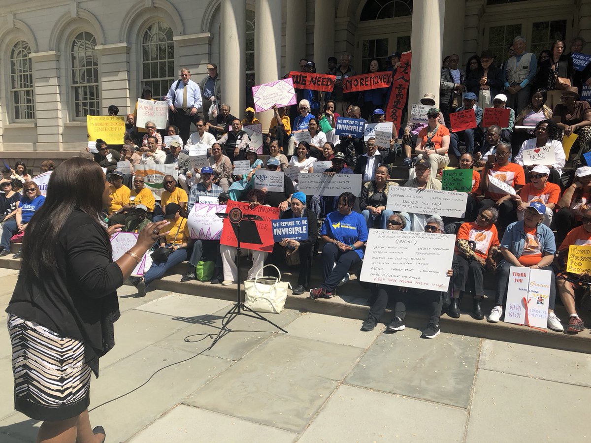 BPGibson2025's tweet photo. #AgingAdvocacy Day at #CityHall @NYCCouncil meeting with our seniors on important budget priorities in this year’s #FY2019 budget.  Proud to see our seniors from Hope of Israel join us from the #Bronx #YearOfTheSenior Thanks to @CM_MargaretChin &amp; @liveonny for their leadership! https://t.co/OzJmARDtDh