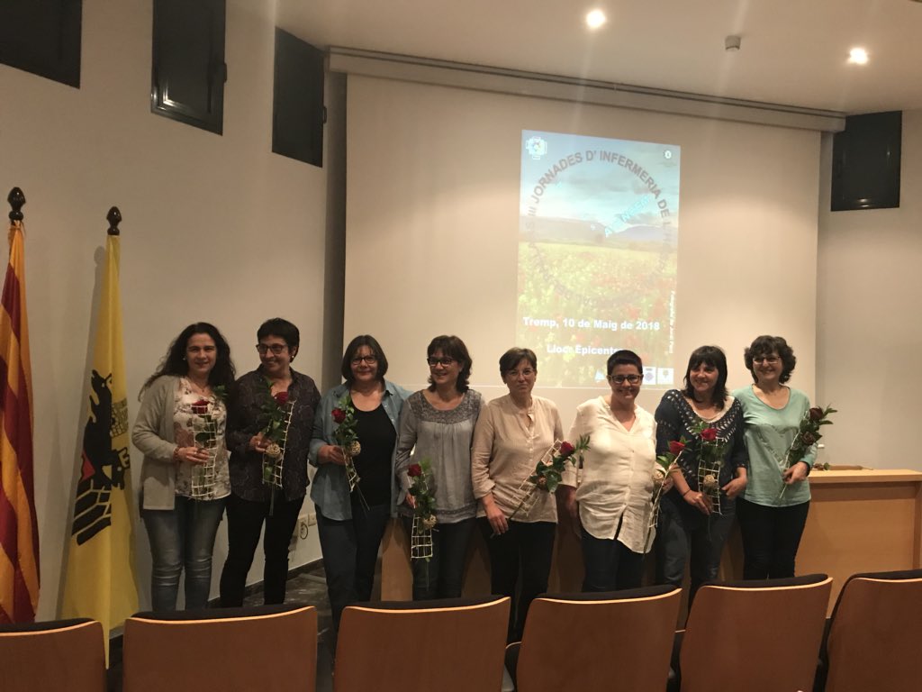 GTInferm_HCP's tweet photo. Per acabar, reconeixement a les infermeres q fa 25 anys que treballen a l HCP #sominfermeres https://t.co/UPEPdaeZHV