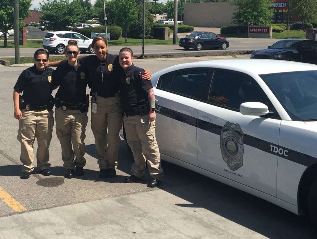 AlishaSJames's tweet image. Spending the day with my staff in the field conducting home visits. These ladies are squared away!! PPO Amber, PPO Allie, and FTO Nicole. #TDOCExtendsBeyondTheWalls #TeamCS #CorrectionalProfessionalsWeek #WeTookAnIceCreamBreak